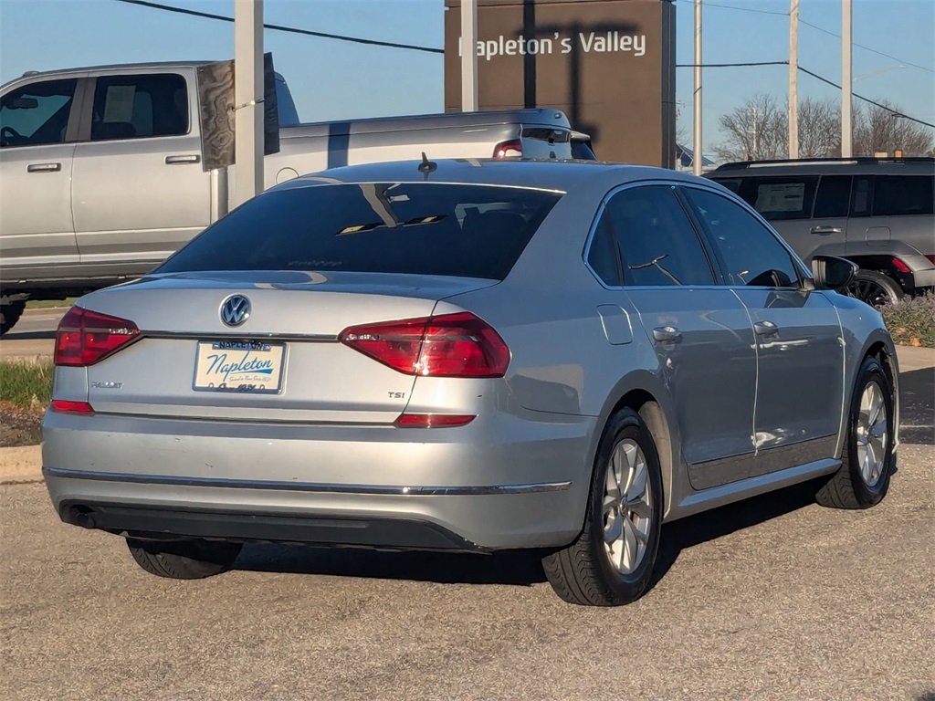 2016 Volkswagen Passat  4