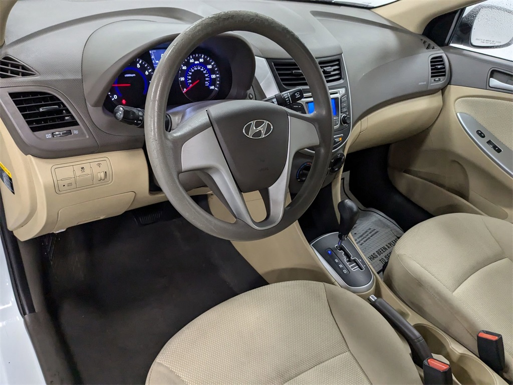 2014 Hyundai Accent GLS 11