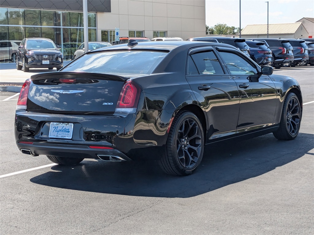 2019 Chrysler 300 Touring 5