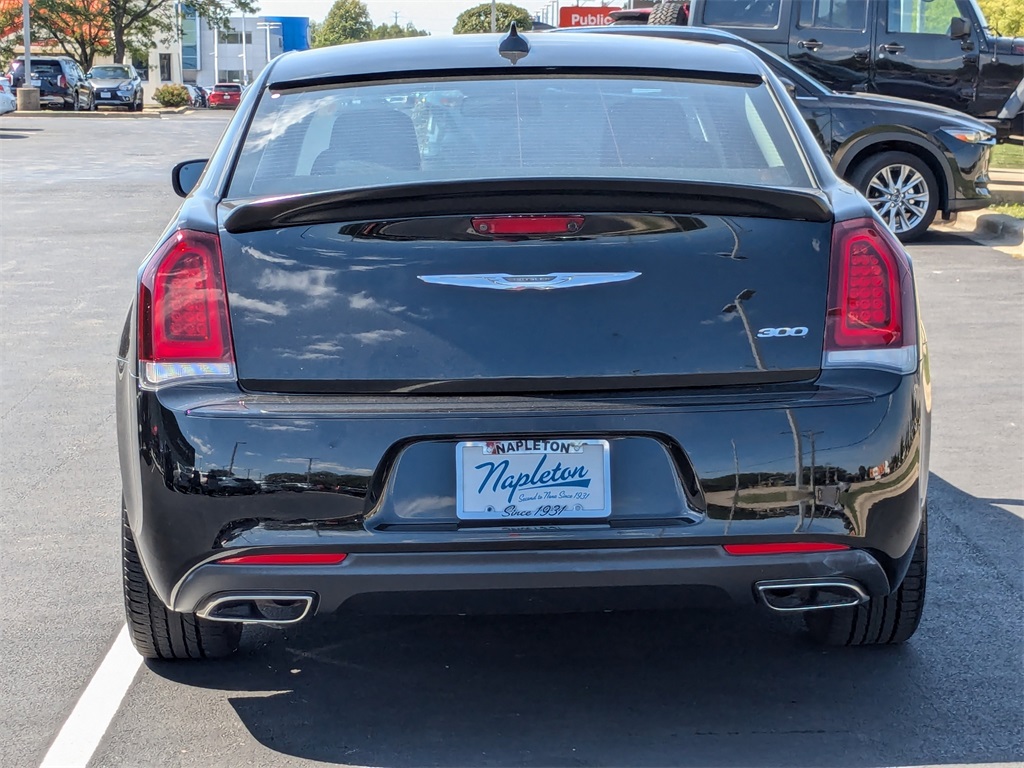 2019 Chrysler 300 Touring 6