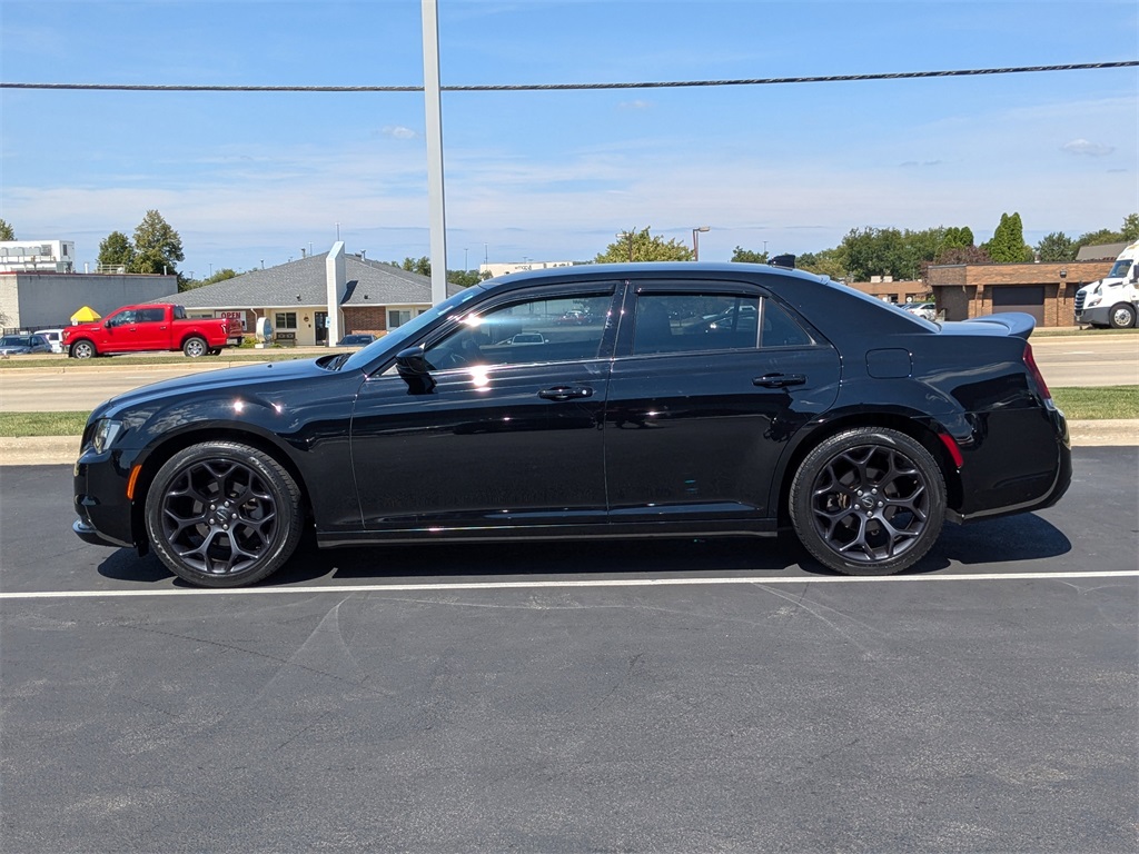 2019 Chrysler 300 Touring 8