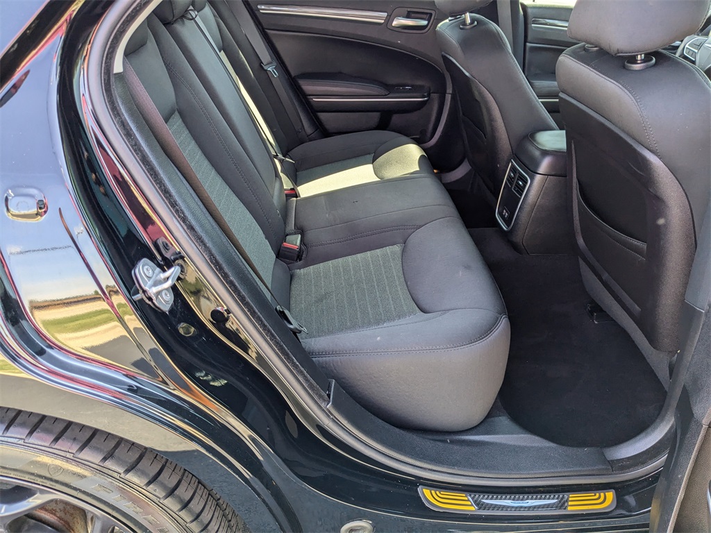 2019 Chrysler 300 Touring 26