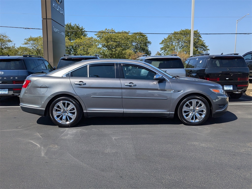 2011 Ford Taurus Limited 4