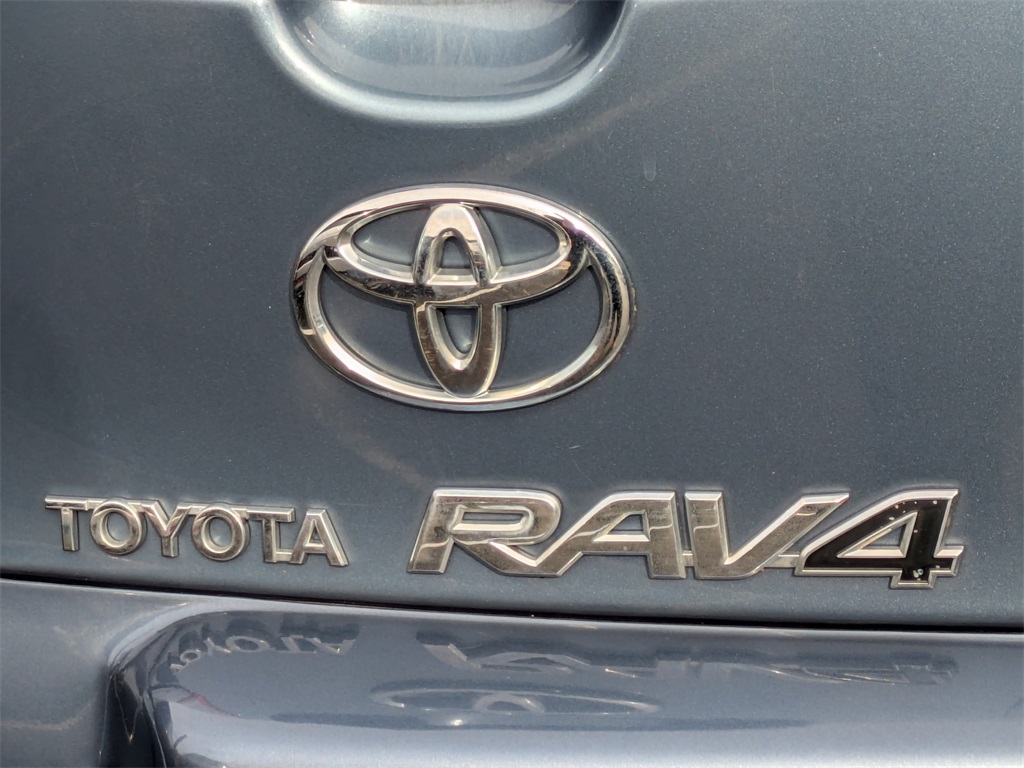 2010 Toyota RAV4 Limited 22