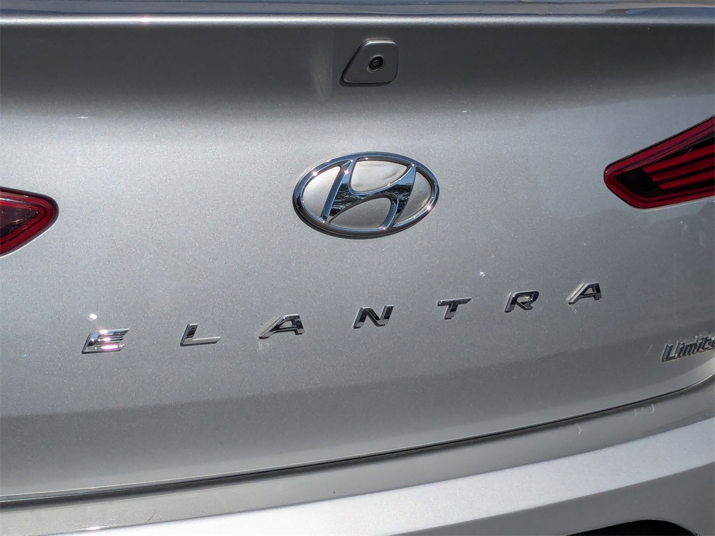 2020 Hyundai Elantra Limited 24