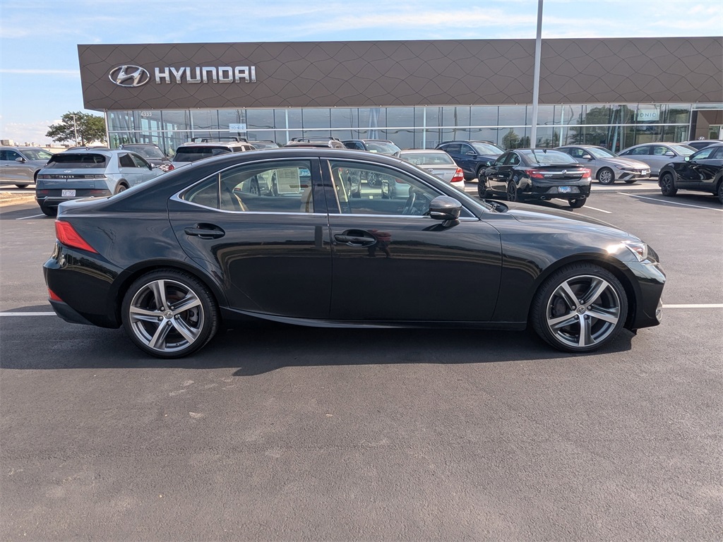 2018 Lexus IS 300 4