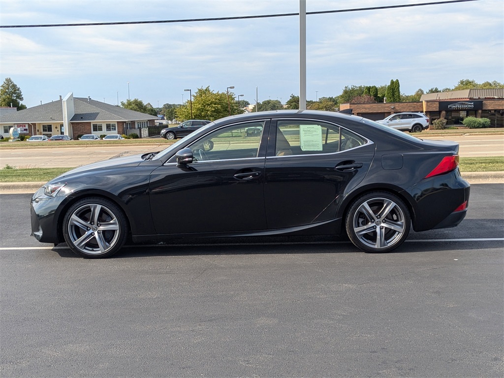 2018 Lexus IS 300 8