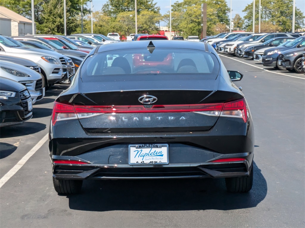 2022 Hyundai Elantra SEL 6