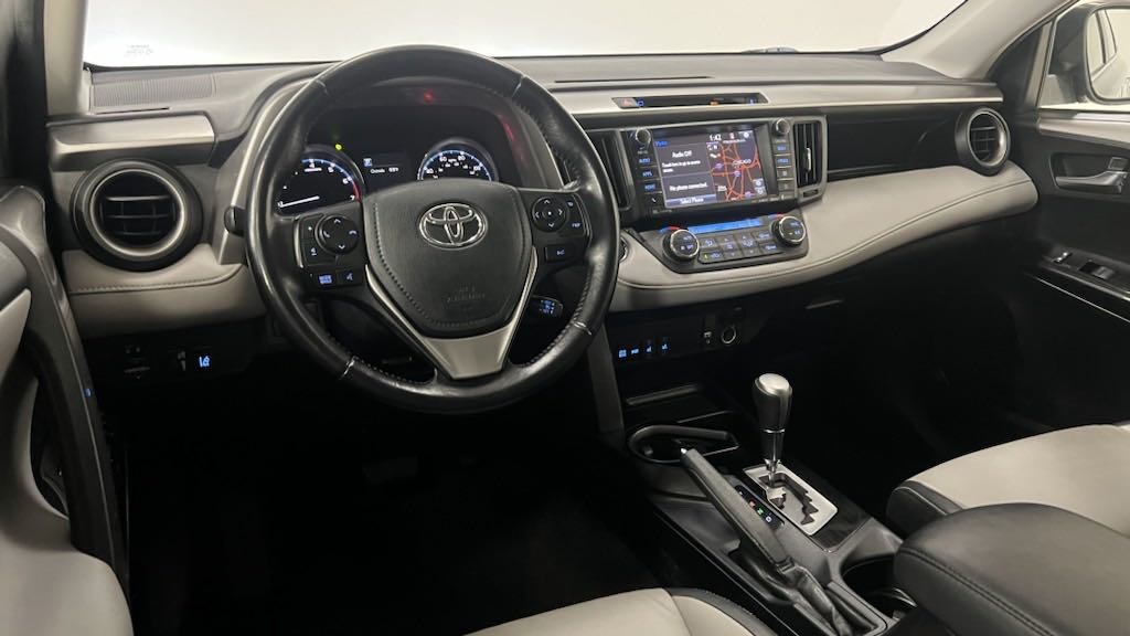 2016 Toyota RAV4 Limited 10