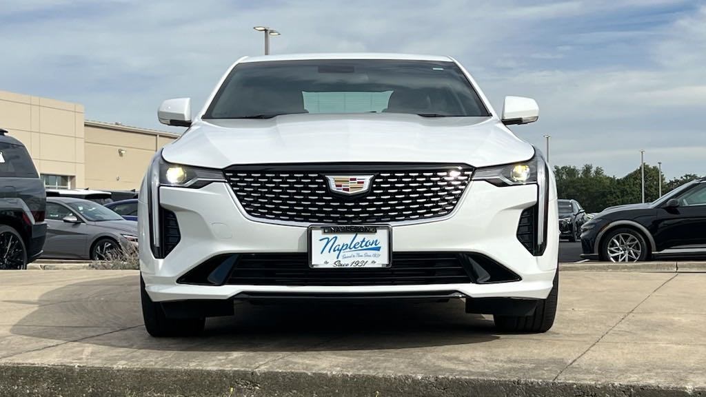 2020 Cadillac CT4 Luxury 2