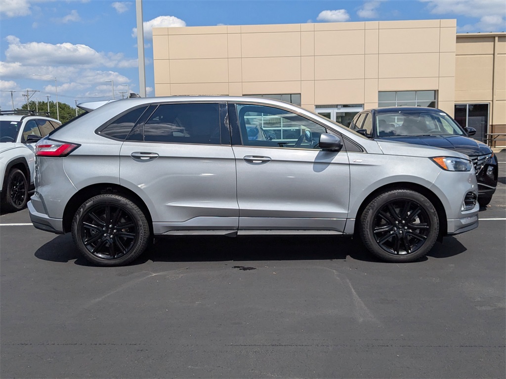 2022 Ford Edge SEL 4