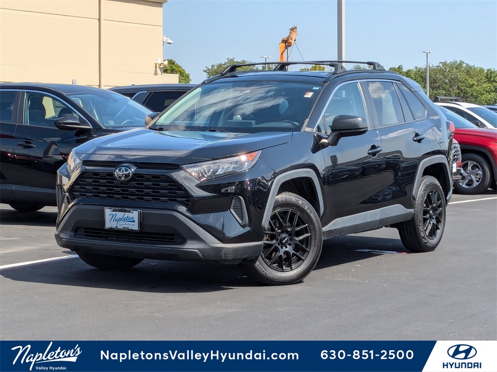 2019 Toyota RAV4 LE 1