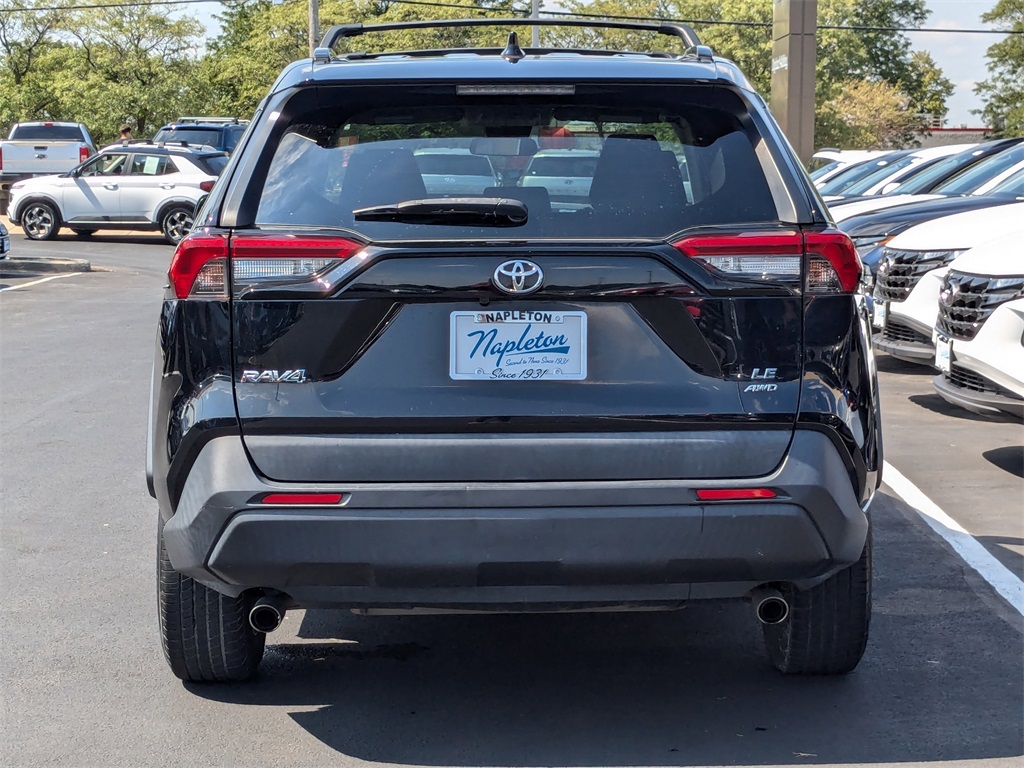 2019 Toyota RAV4 LE 6