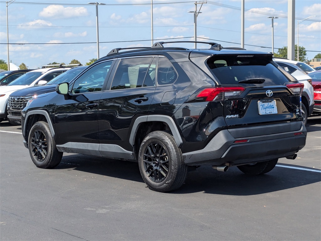 2019 Toyota RAV4 LE 7