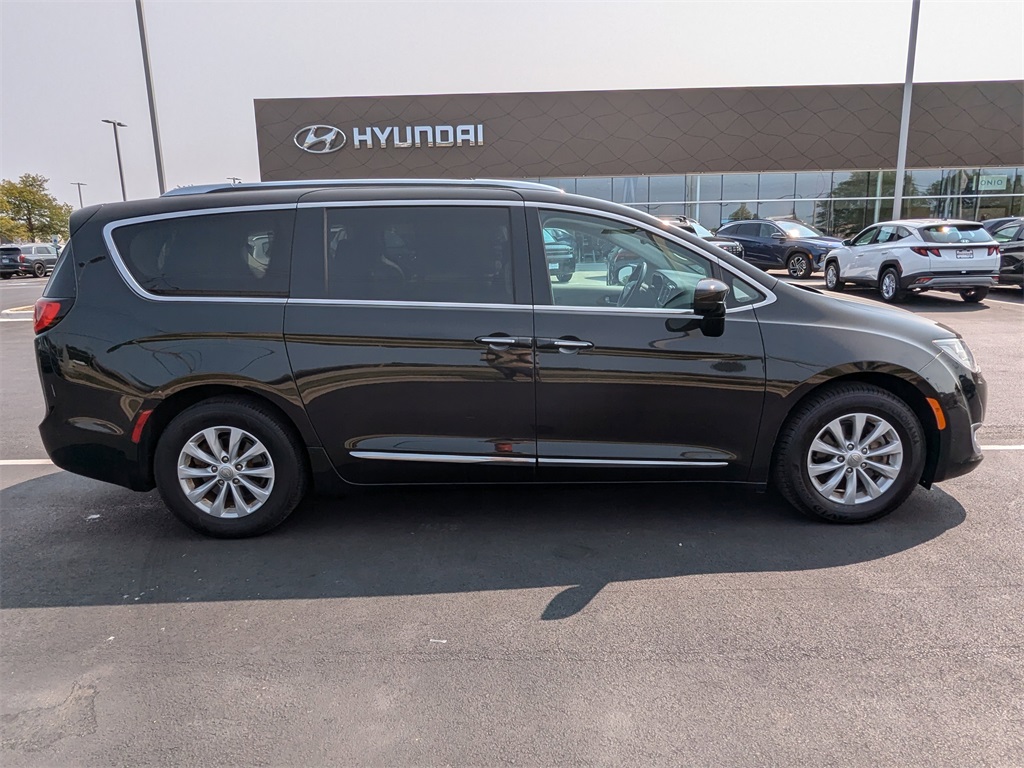 2018 Chrysler Pacifica Touring L 4