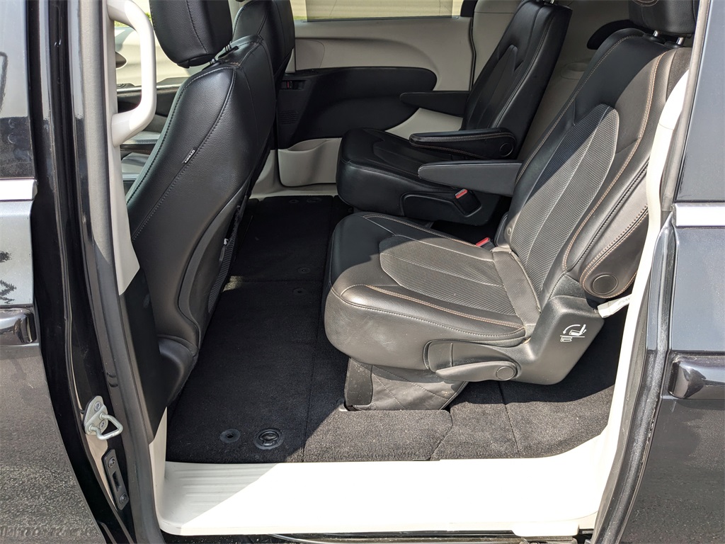 2018 Chrysler Pacifica Touring L 24