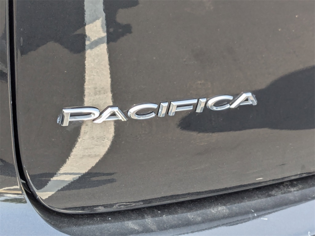 2018 Chrysler Pacifica Touring L 28