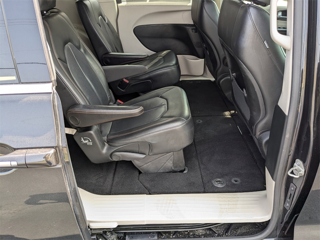 2018 Chrysler Pacifica Touring L 30