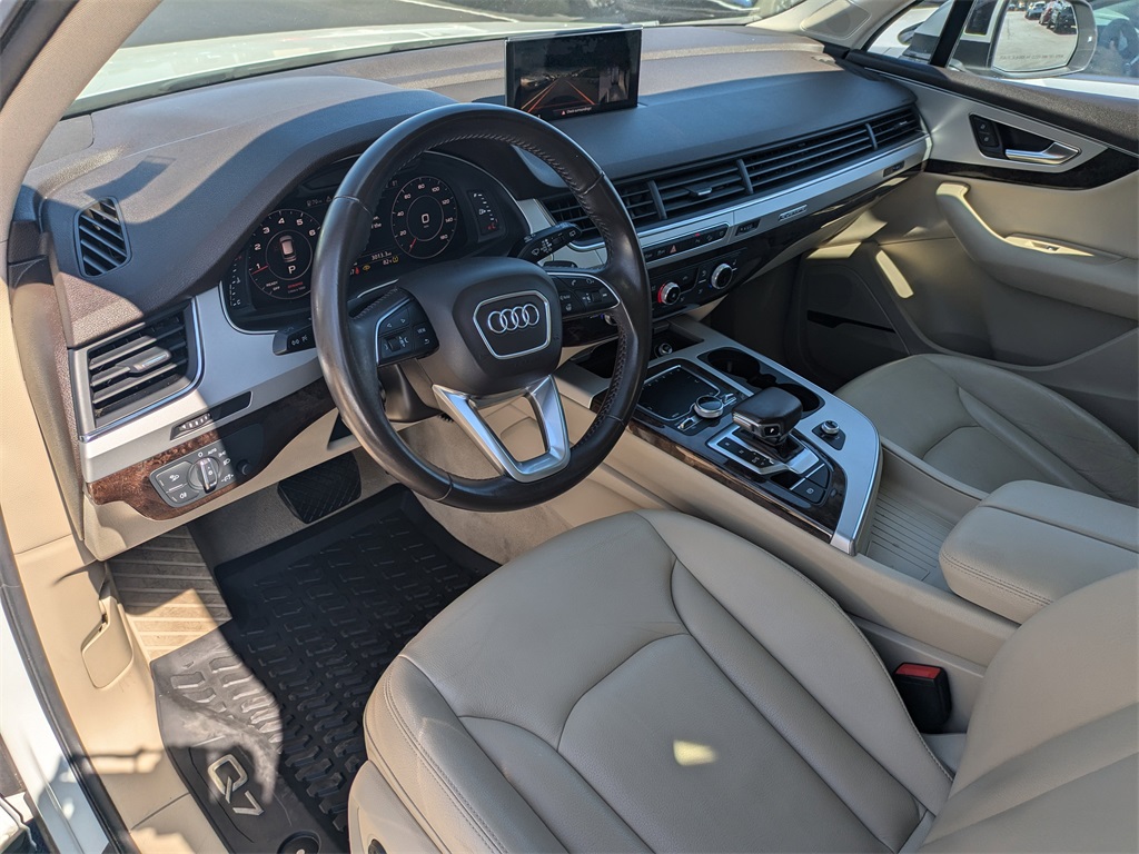 2019 Audi Q7 45 Premium Plus 10