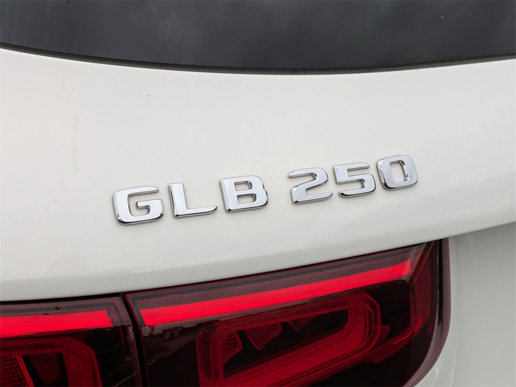 2021 Mercedes-Benz GLB GLB 250 24