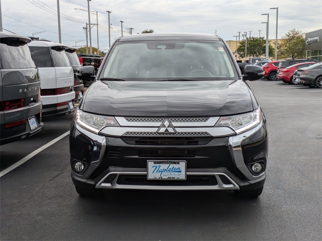 2020 Mitsubishi Outlander SE 2