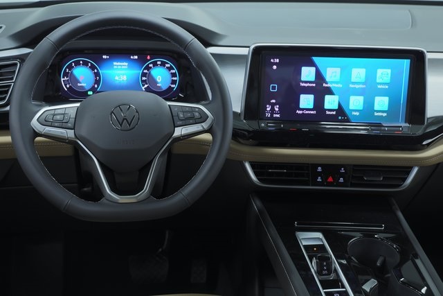 2024 Volkswagen Atlas Cross Sport 2.0T SE w/Technology 11