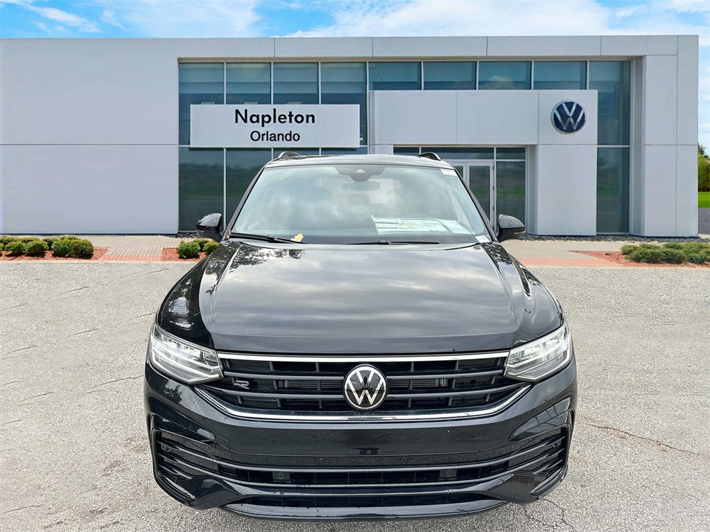 2024 Volkswagen Tiguan 2.0T SE R-Line Black 3