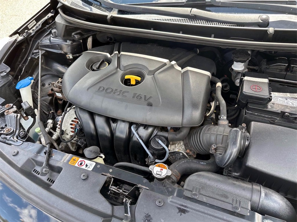 2013 Hyundai Elantra GT Base 9