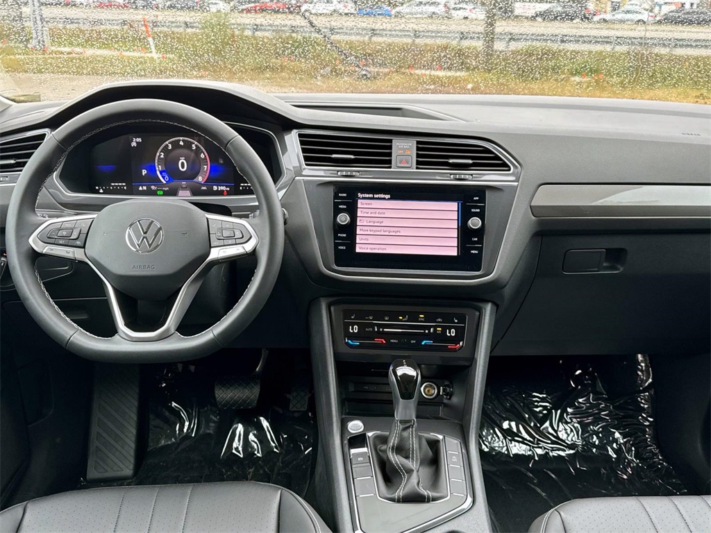 2024 Volkswagen Tiguan 2.0T SE 10