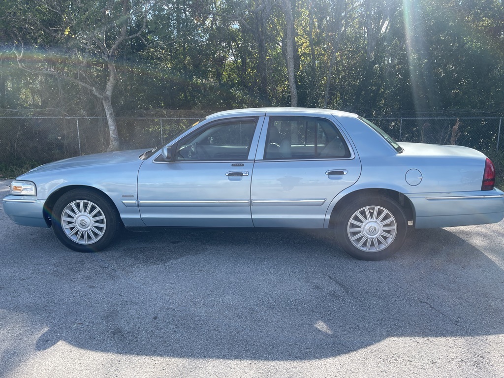 2010 Mercury Grand Marquis LS 4