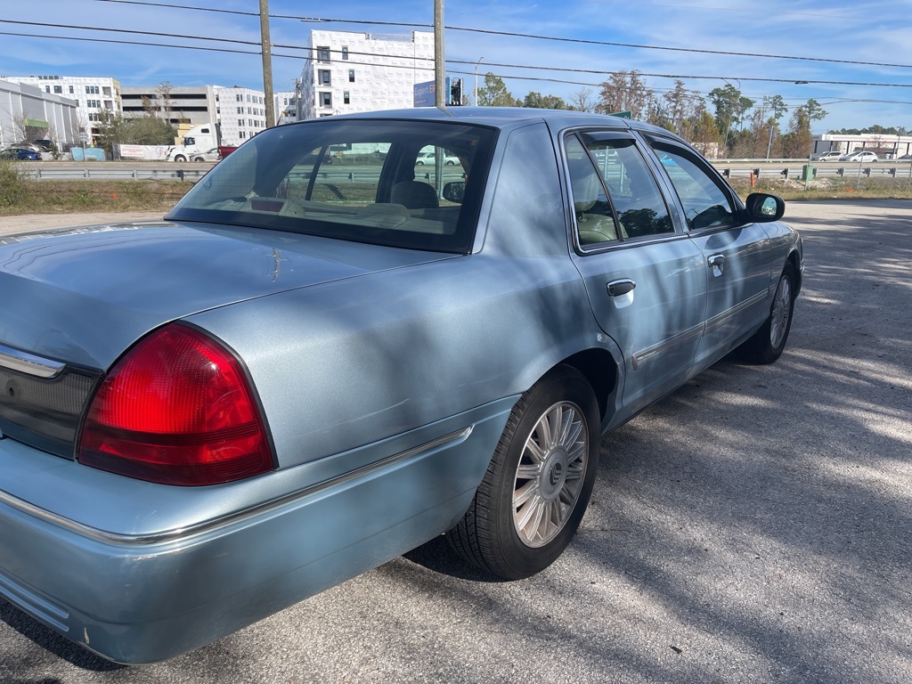 2010 Mercury Grand Marquis LS 5