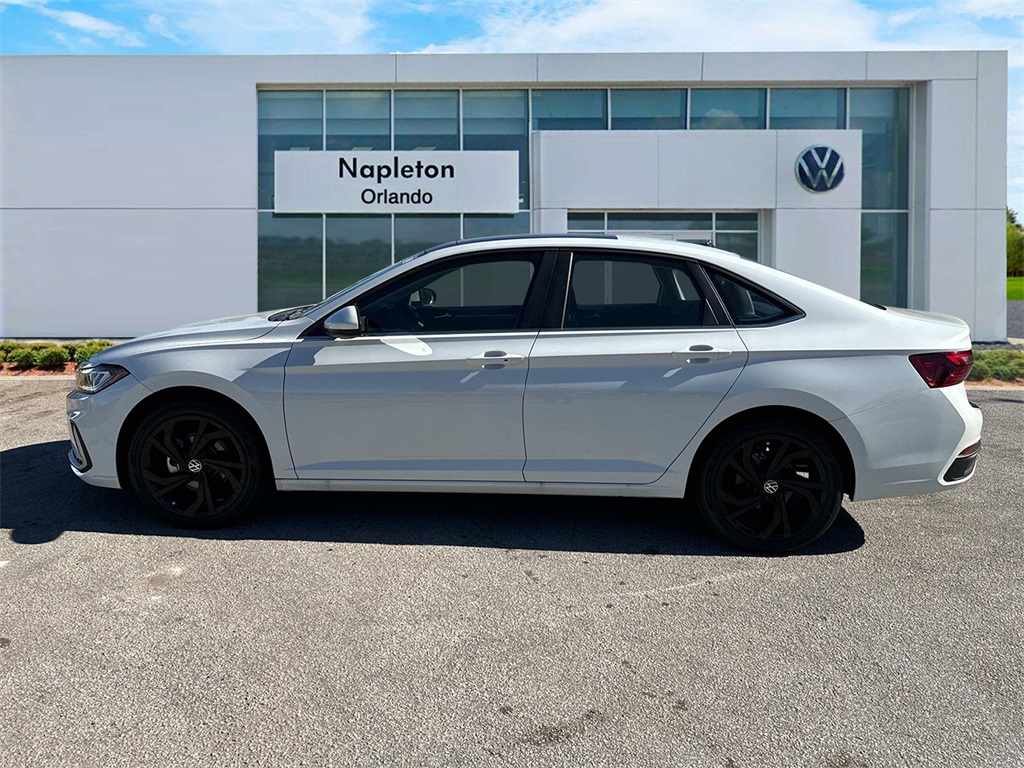 2025 Volkswagen Jetta 1.5T SE 4