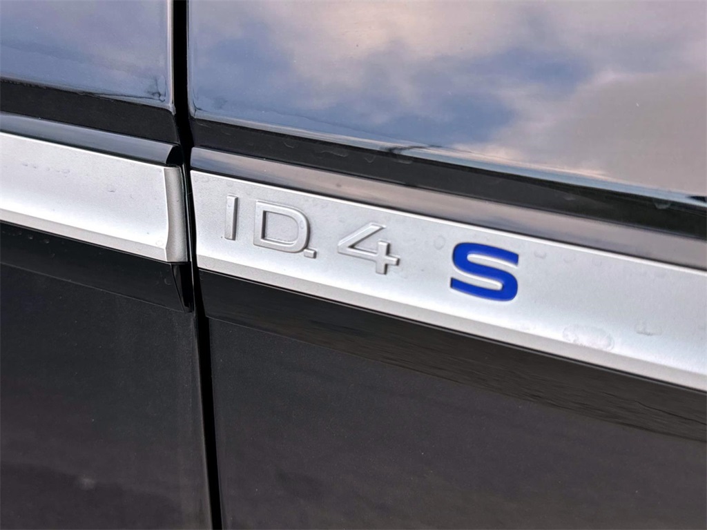 2024 Volkswagen ID.4 S 23