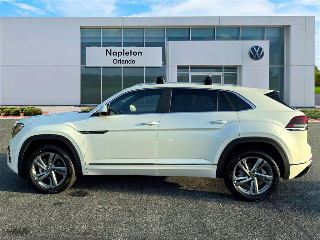 2024 Volkswagen Atlas Cross Sport 2.0T SEL R-Line 4