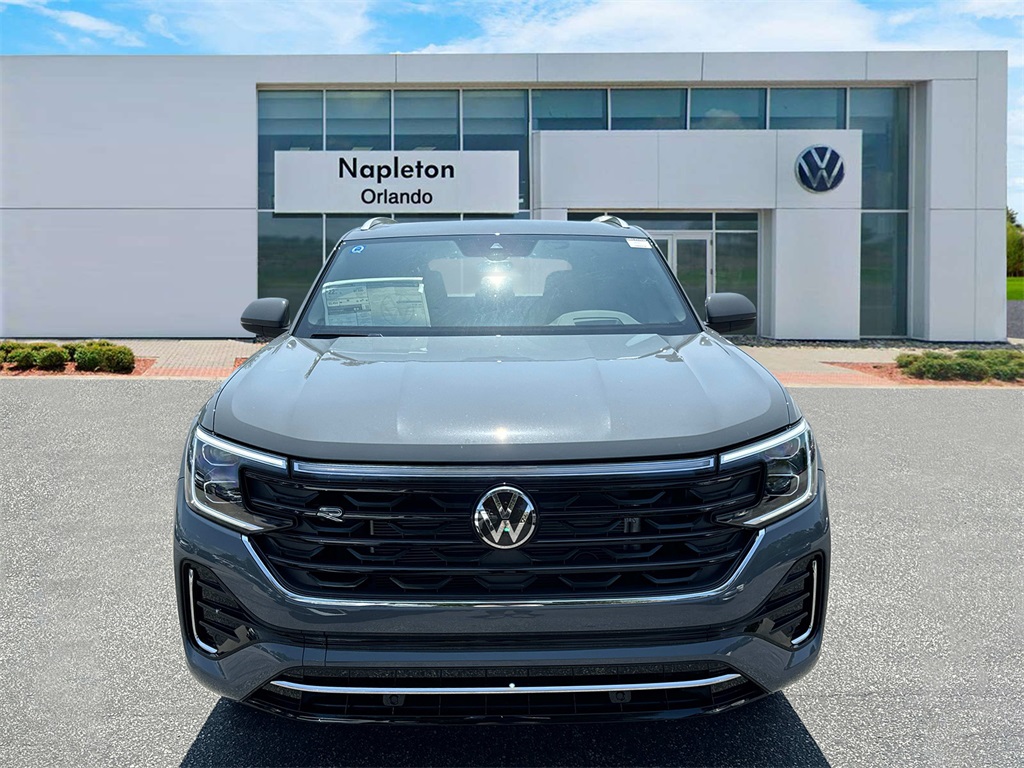 2024 Volkswagen Atlas Cross Sport 2.0T SEL R-Line 3