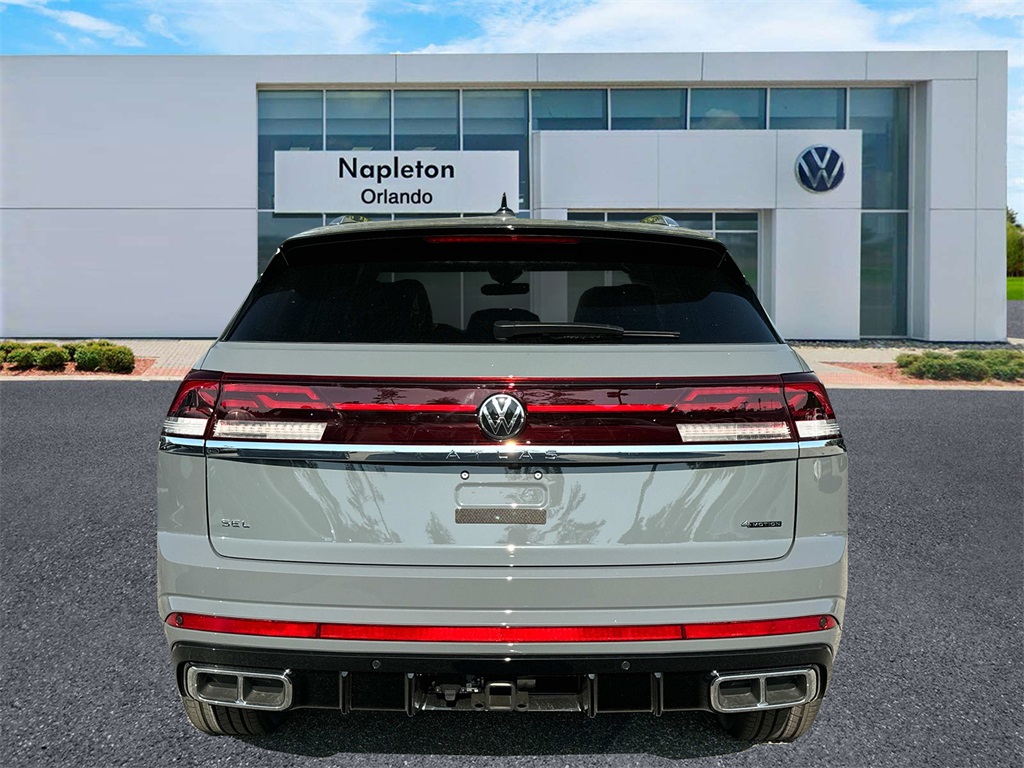 2024 Volkswagen Atlas Cross Sport 2.0T SEL R-Line 8