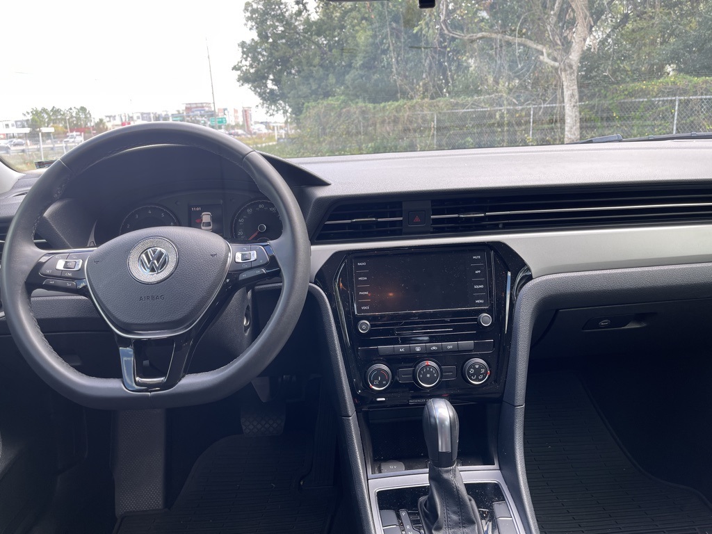 2021 Volkswagen Passat 2.0T S 19