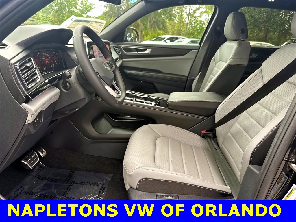 2024 Volkswagen Atlas Cross Sport 2.0T SEL R-Line 11