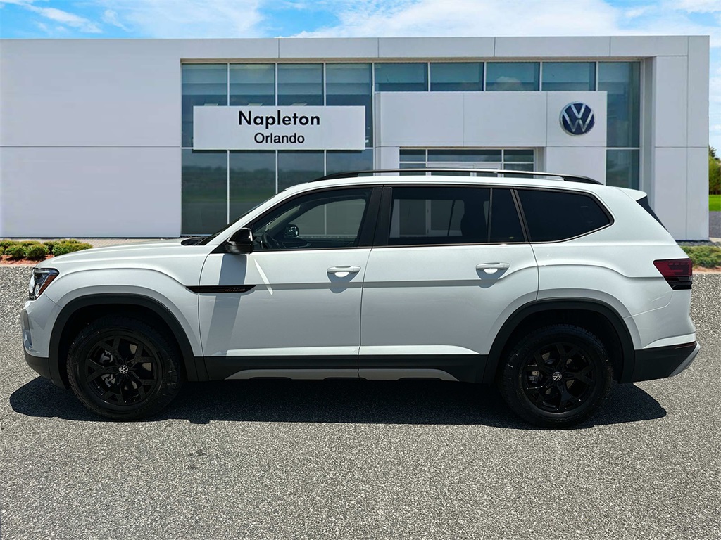 2024 Volkswagen Atlas 2.0T Peak Edition SEL 4