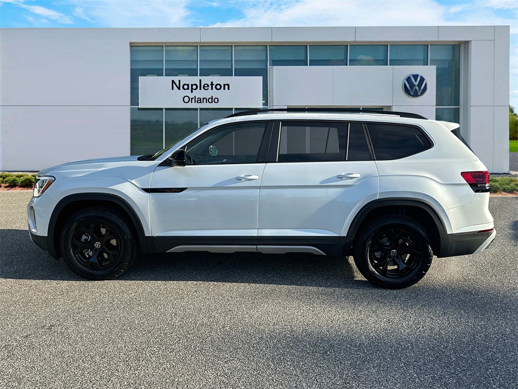 2024 Volkswagen Atlas 2.0T Peak Edition SEL 4