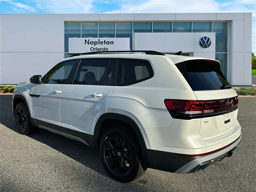 2024 Volkswagen Atlas 2.0T Peak Edition SEL 6