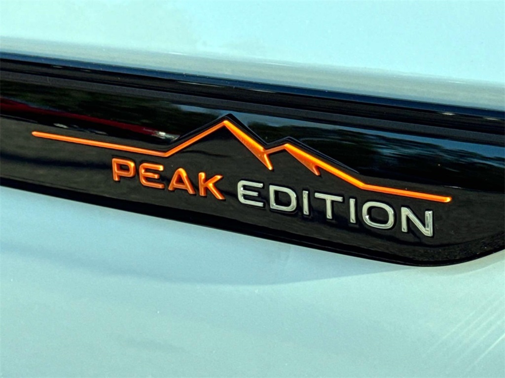 2024 Volkswagen Atlas 2.0T Peak Edition SEL 11