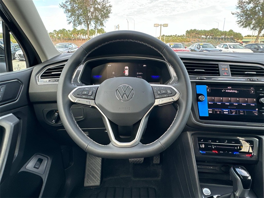 2024 Volkswagen Tiguan 2.0T SE 16