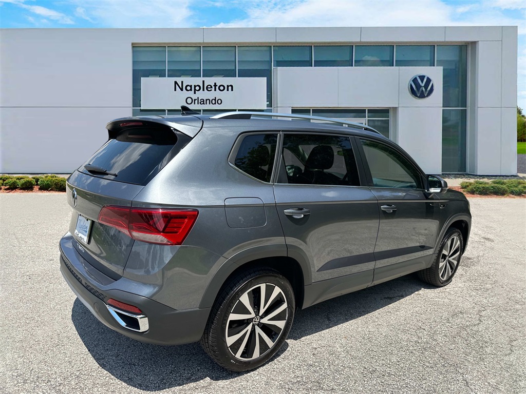 2024 Volkswagen Taos 1.5T SE 7