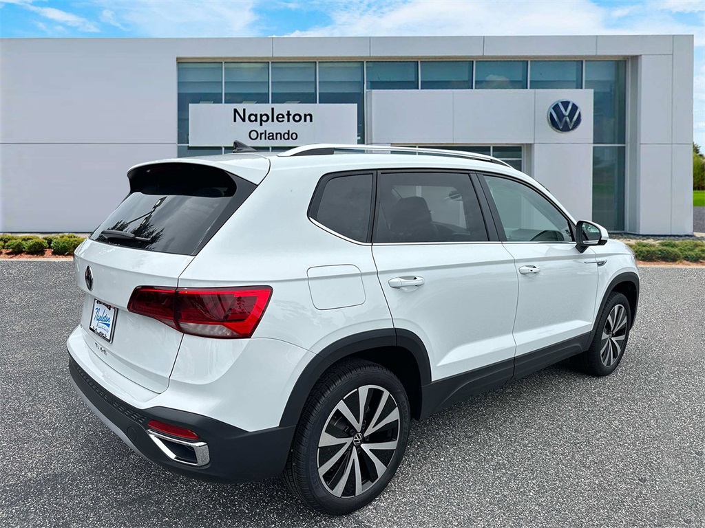 2024 Volkswagen Taos 1.5T SE 7