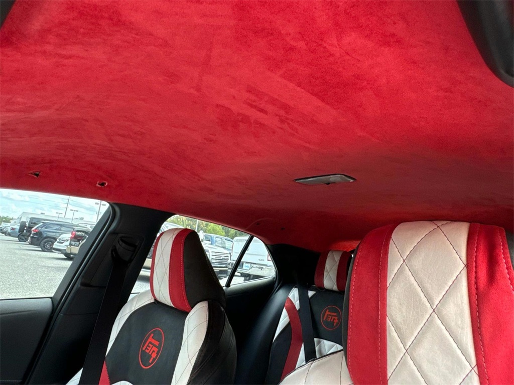2019 Toyota Corolla Hatchback SE 17