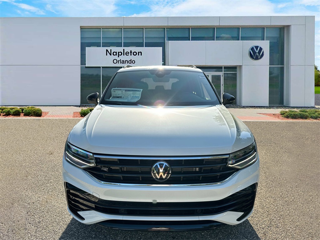 2024 Volkswagen Tiguan 2.0T SE R-Line Black 3