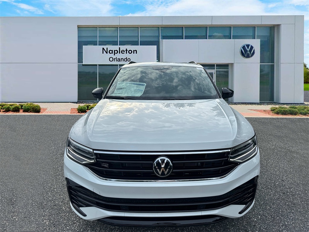 2024 Volkswagen Tiguan 2.0T SE R-Line Black 3