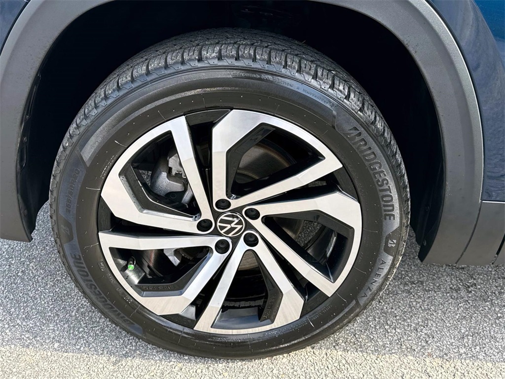 2022 Volkswagen Atlas 2.0T SEL 12