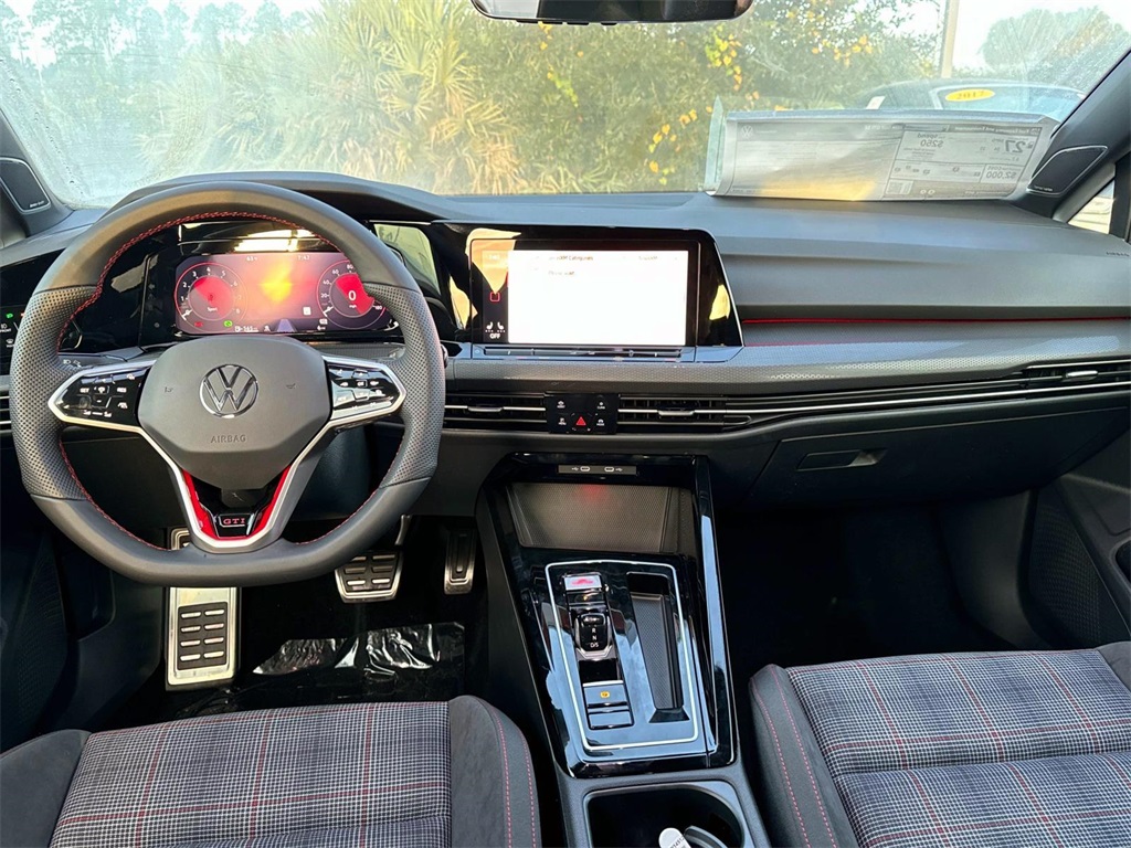 2024 Volkswagen Golf GTI 2.0T SE 9